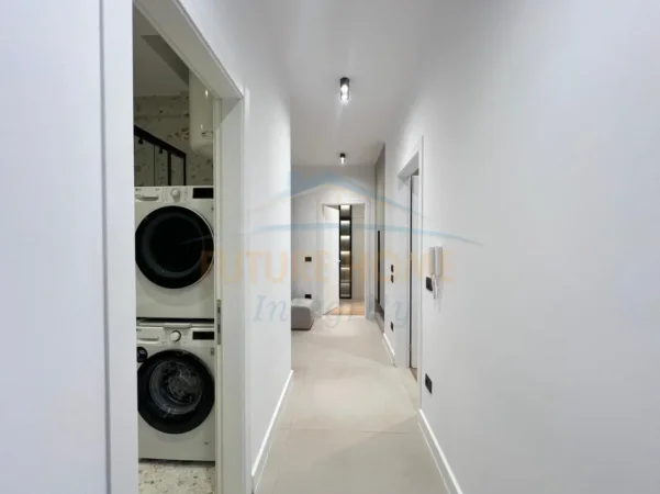 Tirane, jepet me qera Apartament 2+1 Kati 1, 87 m² 800 mije leke/muaj (Kompleksi Erli, prane UET Porcelan)