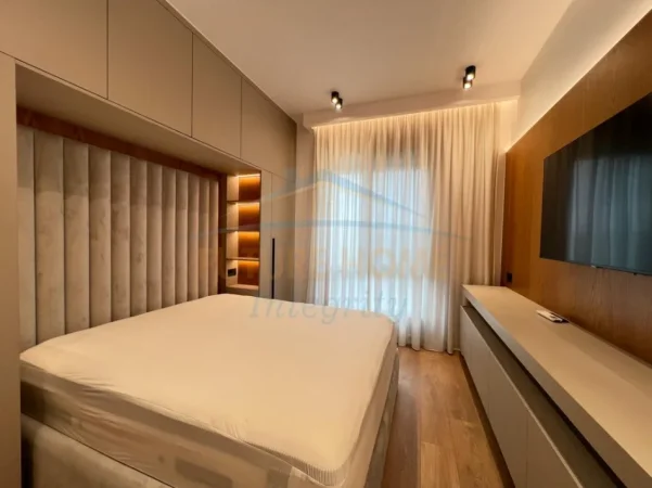 Tirane, jepet me qera Apartament 2+1 Kati 1, 87 m² 800 mije leke/muaj (Kompleksi Erli, prane UET Porcelan)