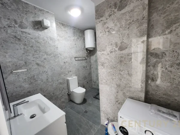 Tirane, jepet me qera apartament 2+1 Kati 7, 84 m² 850 € (ish parku report tv)