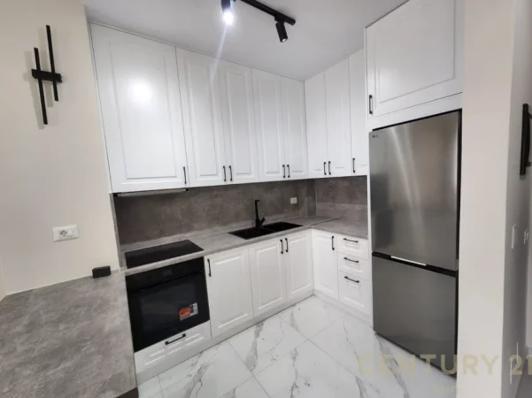 Tirane, jepet me qera apartament 2+1 Kati 7, 84 m² 850 € (ish parku report tv)