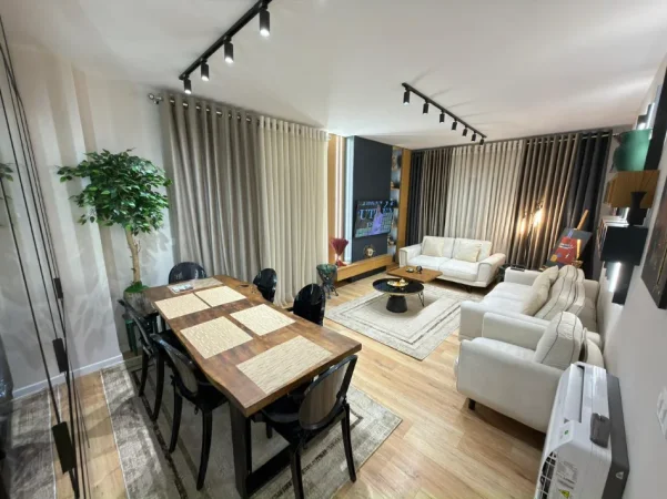 📣Qera Apartment 2+1+2 📍Kodra e Diellit 🛣️Pran New York ✨✨💶 Cmimi : 100,000 lek  💶Cmimi:110.000 lek me parkim