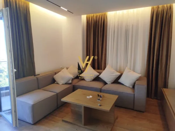 Tirane, jepet me qera apartament 2+1+Ballkon Kati 3, 120 m² 1.300 € (KODRA E DIELLIT)