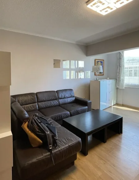 Tirane, jepet me qera apartament 2+1 Kati 5, 110 m² 800 € (rruga e kosovareve , liqeni artificial)