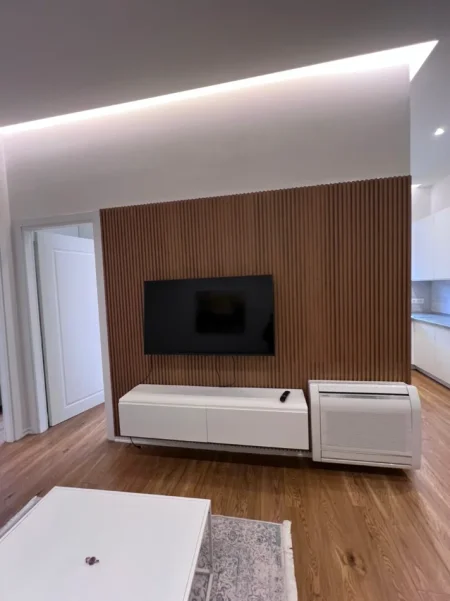 Tirane, jepet me qera apartament 2+1 Kati 2, 800 € (rruga e durresit)