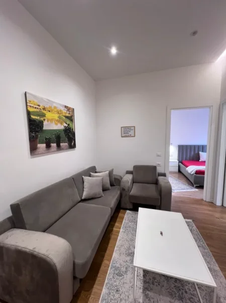 Tirane, jepet me qera apartament 2+1 Kati 2, 800 € (Rruga Mine Peza)