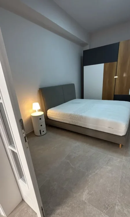 Tirane, jepet me qera apartament 2+1 Kati 1, 75 m² 600 € (Vasil Shanto)