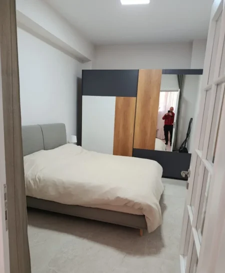 Tirane, jepet me qera apartament 2+1 Kati 1, 75 m² 600 € (Vasil Shanto)