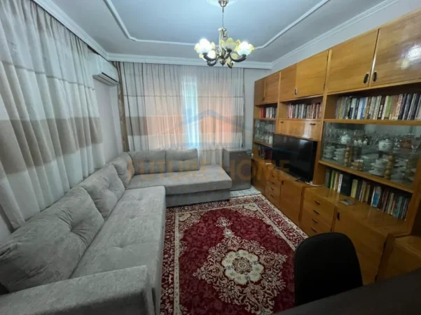 Tirane, jepet me qera apartament 1+1 Kati 3, 56 m² 470 € (Rruga e Elbasanit, Tiranë)