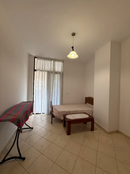 Tirane, jepet me qera apartament 3+1 Kati 5, 120 m² 75.000LEKE (RRUGA PANORAMA)