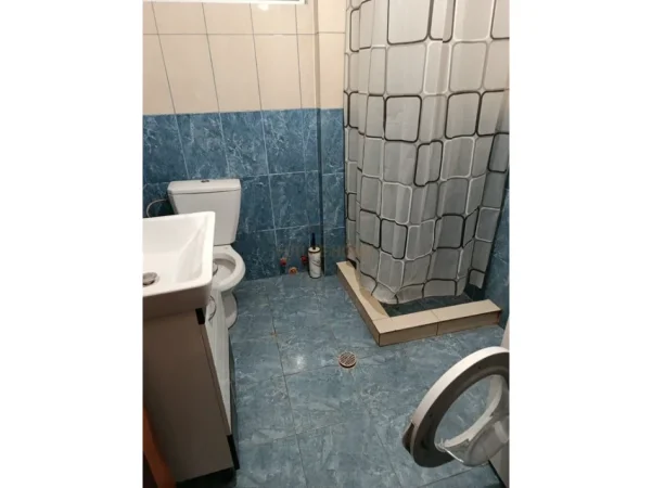 Tirane, jepet me qera apartament 1+1 Kati 1, 45 m² 270 € (Kodra e Priftit)