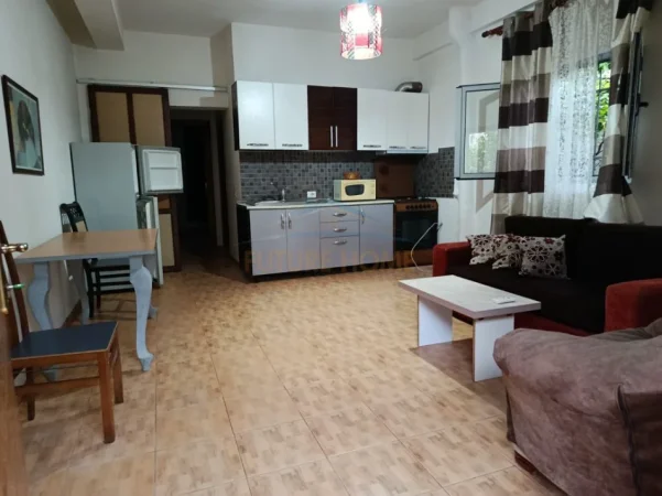 Tirane, jepet me qera apartament 1+1 Kati 1, 45 m² 270 € (Kodra e Priftit)