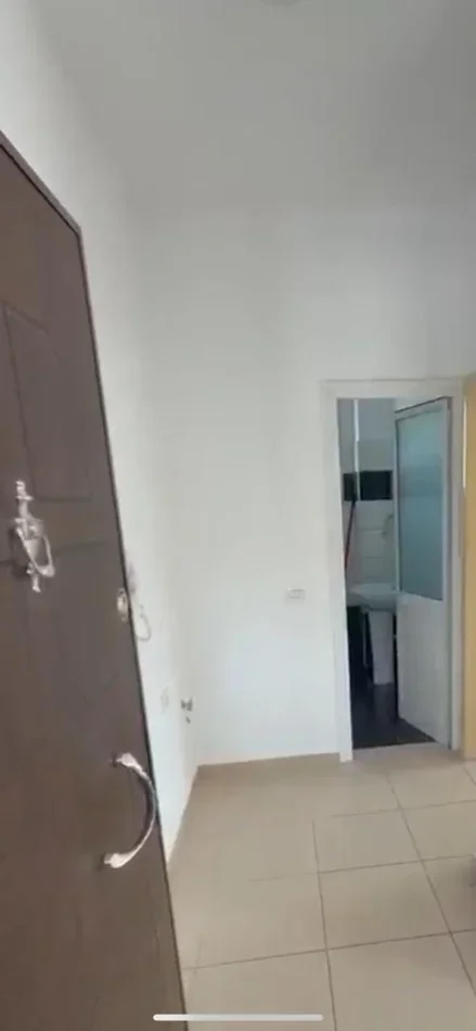 Tirane, jepet me qera apartament 1+1 Kati 0, 65 m² 350 € (Rruga 5 Maji)