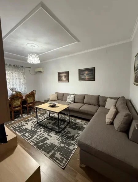 Tirane, jepet me qera apartament 2+1 Kati 3, 75 m² 650 € (Don Bosko)
