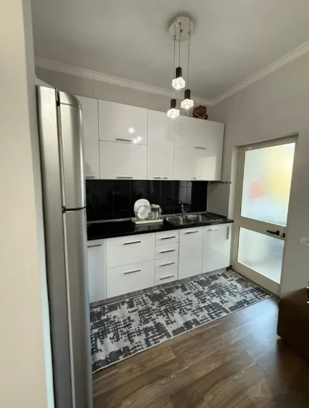 Tirane, jepet me qera apartament 2+1 Kati 3, 75 m² 650 € (Don Bosko)