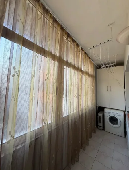 Tirane, jepet me qera apartament 2+1 Kati 3, 75 m² 650 € (Don Bosko)
