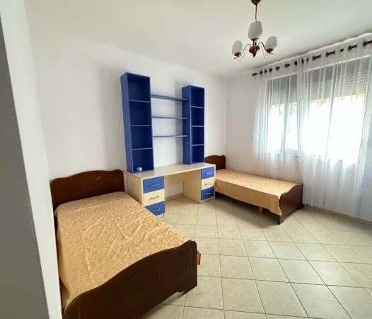 Tirane, jepet me qera apartament 3+1+2+Ballkon Kati 5, 120 m² 700 € (Jordan Misja)