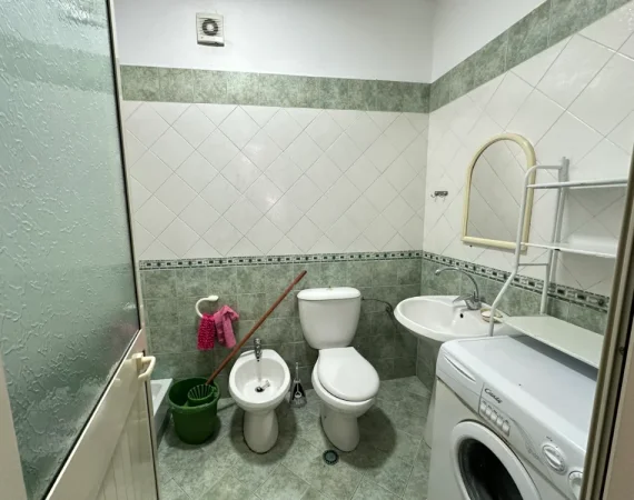 Tirane, jepet me qera apartament 3+1+2+Ballkon Kati 5, 120 m² 700 € (Jordan Misja)