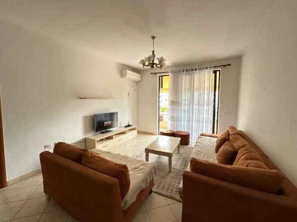 Tirane, jepet me qera apartament 3+1+2+Ballkon Kati 5, 120 m² 700 € (Jordan Misja)