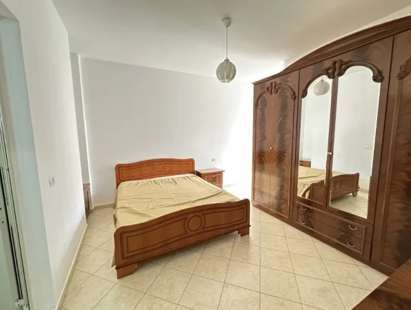 Tirane, jepet me qera apartament 3+1+2+Ballkon Kati 5, 120 m² 700 € (Jordan Misja)