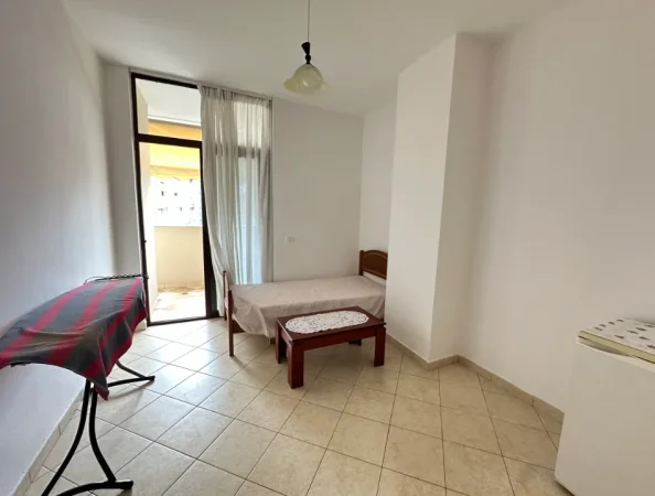 Tirane, jepet me qera apartament 3+1+2+Ballkon Kati 5, 120 m² 700 € (Jordan Misja)