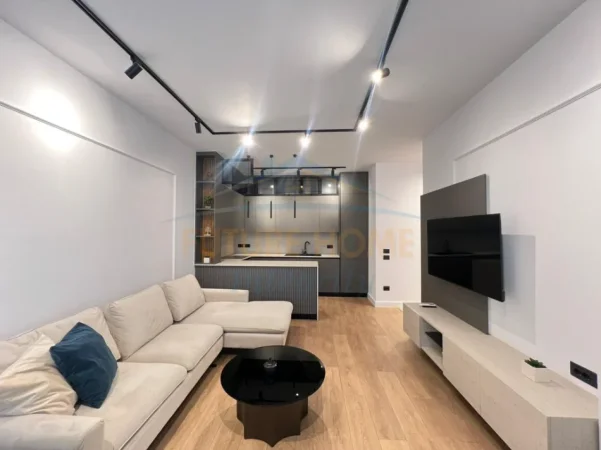 Tirane, jepet me qera apartament 2+1+Ballkon Kati 1, 87 m² 1.000 € (Rezidenca Erli)