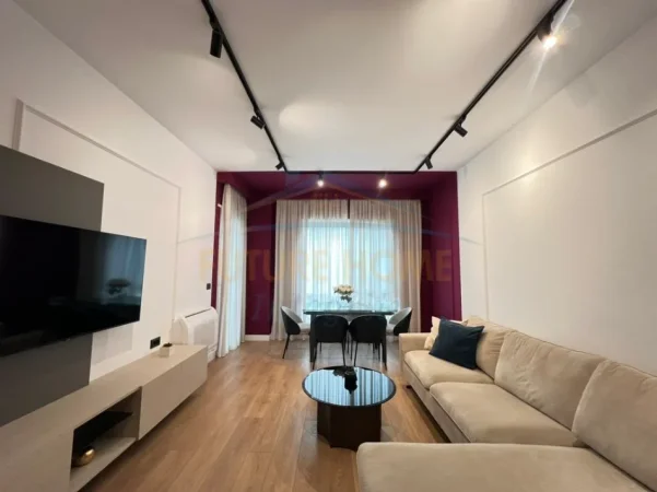 Tirane, jepet me qera apartament 2+1+Ballkon Kati 1, 87 m² 1.000 € (Rezidenca Erli)