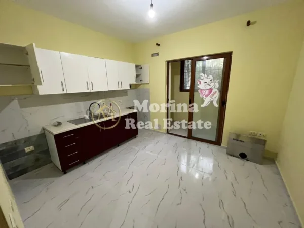 Tirane, jepet me qera apartament Kati 1, 120 m² 350.000 € (Shitet Vile Private 2 Kateshe Ali Demi 350)