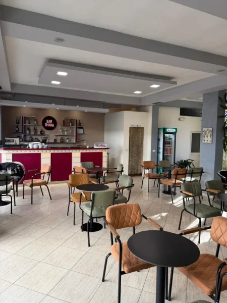 Tirane, jepet me qera ambjent biznesi Kati 0, 150 m² 1.200 € (Don Bosko)