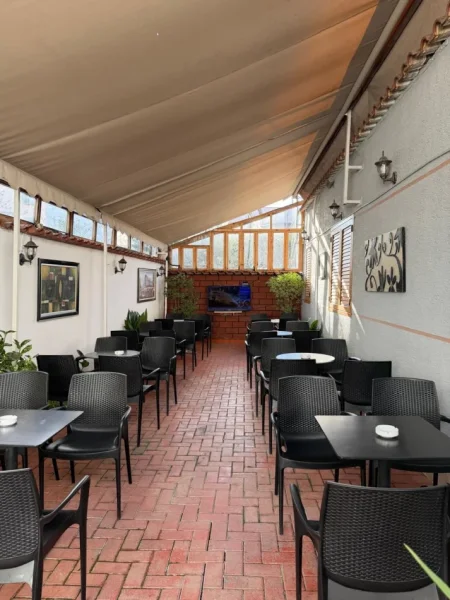 Tirane, jepet me qera ambjent biznesi Kati 0, 150 m² 1.200 € (Don Bosko)