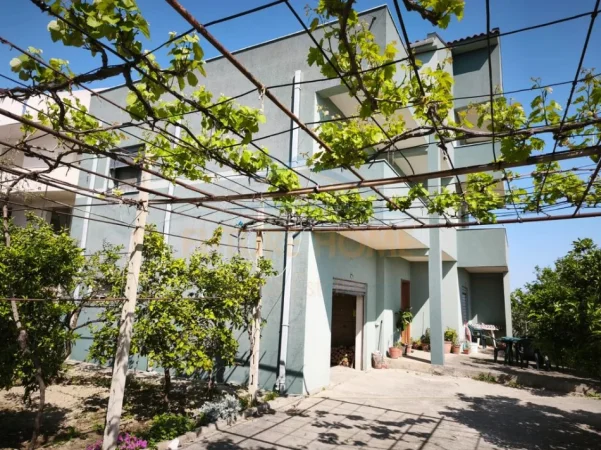 Durres, shitet shtepi 5+1+Aneks+Ballkon Kati 3, 416 m² 550.000 € 