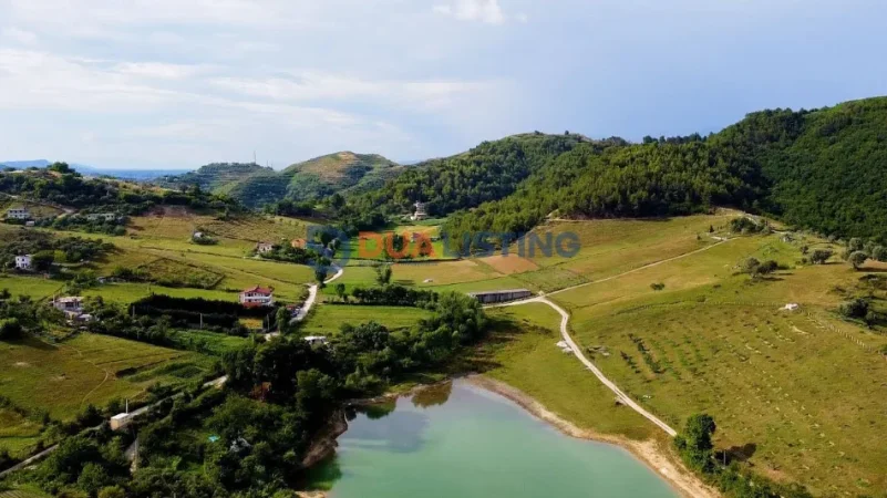 Tirane, shitet truall , 7.300 m² 754.000 € (kombinat , vaqarr , ndroq)