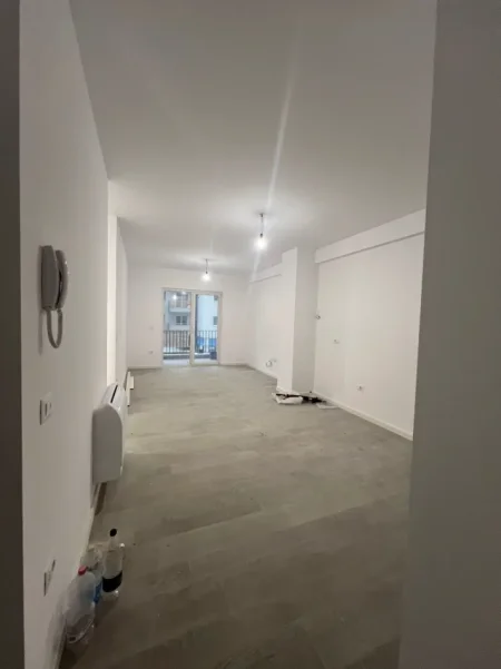 Tirane, jepet me qera zyre , 100 m² 650 € (Rr. Dritan Hoxha)
