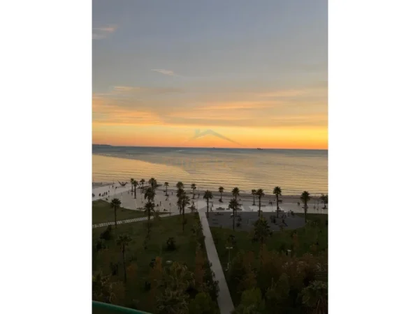 Durres, shitet apartament 2+1+Ballkon Kati 8, 105 m² 370.000 € 