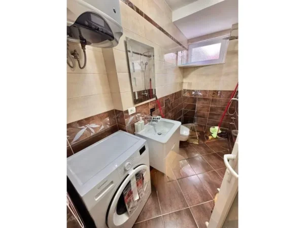 Tirane, jepet me qera apartament 2+1 Kati 2, 70 m² 800 € (SHESHI WILLSON)