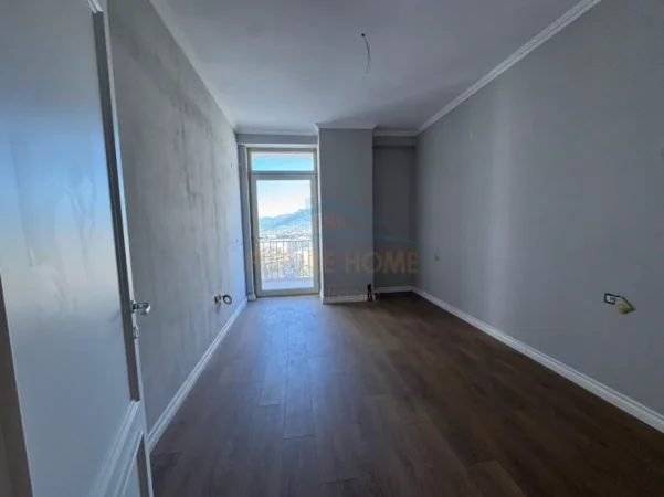 Elbasan, shitet apartament 2+1+2 Kati 7, 102 m² 145.000 € (ELBASAN , Prane Sheshit)