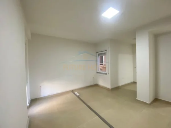 Tirane, jepet me qera apartament 2+1 Kati 2, 94 m² 1.100 € (Rruga e Kosovareve)