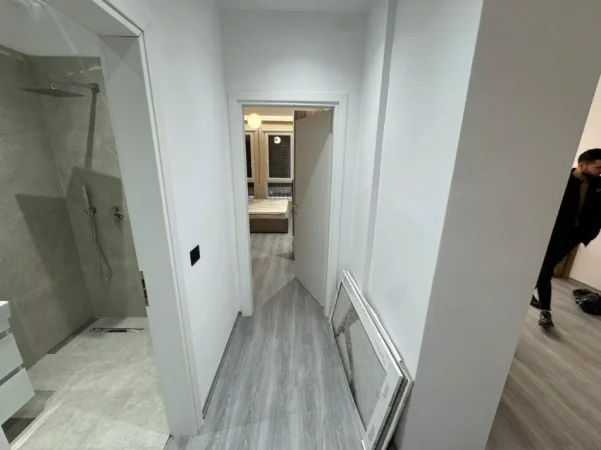 Tirane, jepet me qera apartament 1+1 Kati 2, 450 € (5 maji)