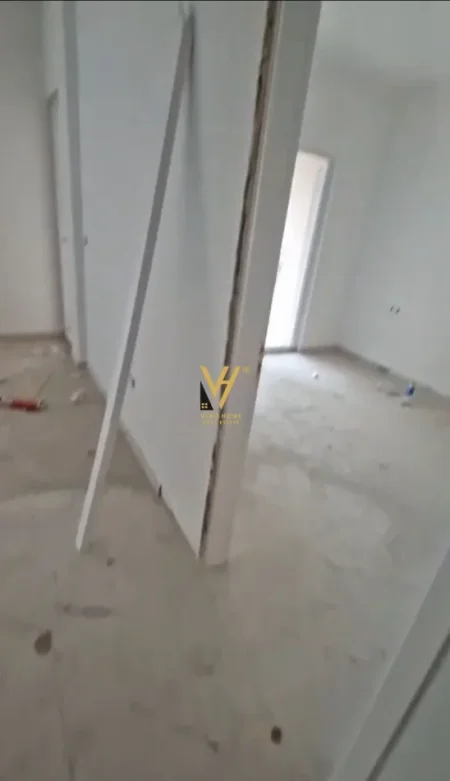Tirane, jepet me qera zyre Kati 1, 55 m² 500 € (RRUGA DRITAN HOXHA)