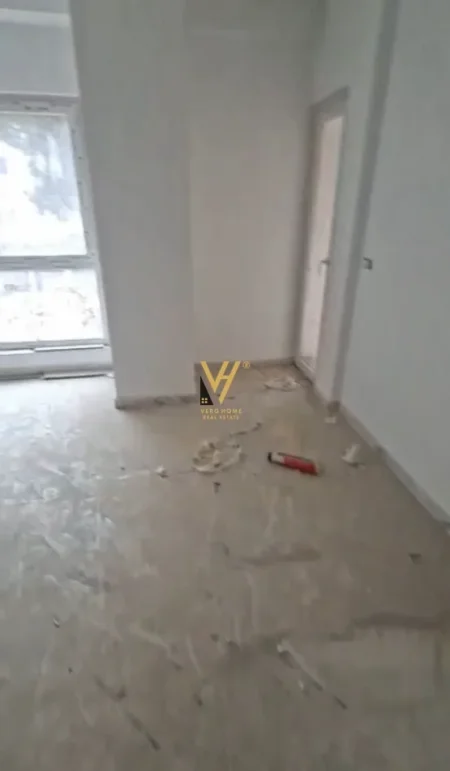 Tirane, jepet me qera zyre Kati 1, 55 m² 500 € (RRUGA DRITAN HOXHA)