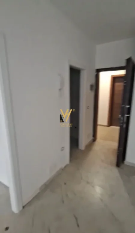 Tirane, jepet me qera zyre Kati 1, 55 m² 500 € (RRUGA DRITAN HOXHA)