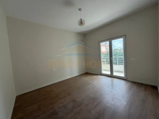 Durres, shitet apartament 2+1+Ballkon Kati 1, 124.800 € 