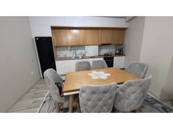 Tirane, shitet apartament 2+1+Ballkon Kati 3, 106 m² 150.000 € (unaza e re)