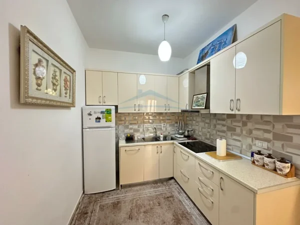 Tirane, shitet apartament 2+1 Kati 3, 98 m² 147.000 € (FRESK)