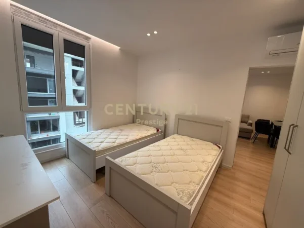 Tirane, shitet apartament 2+1+Aneks+Ballkon Kati 3, 125 m² 250.000 € (Liqeni i thate)