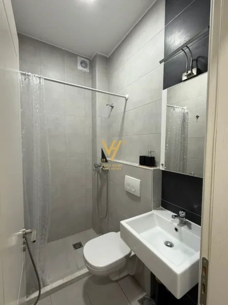 Tirane, jepet me qera apartament 1+1+Ballkon Kati 3, 40 m² 600 € (PALLATET AGIMI)
