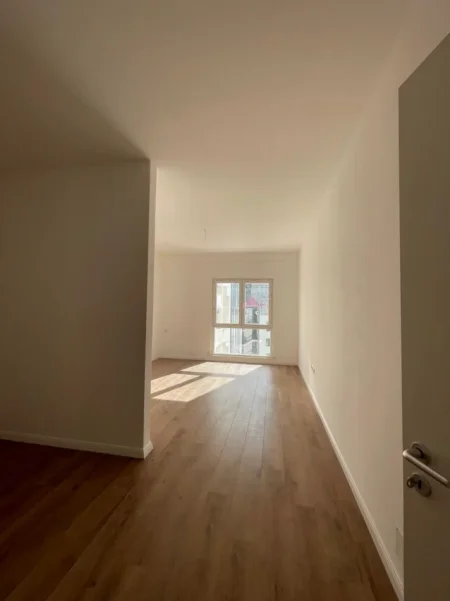 Tirane, shitet apartament 2+1+Ballkon Kati 8, 119 m² 286.320 € (Zogu i Zi)