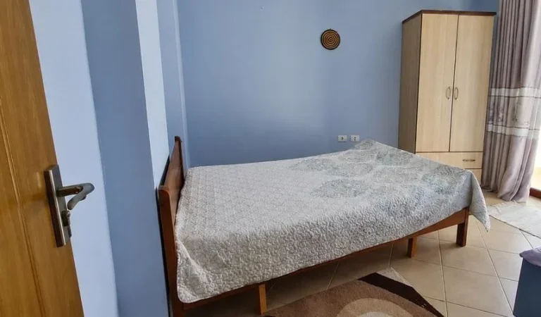 Tirane, jap me qera apartament 2+1 Kati 4, 88 m² 349 € (Fresku)