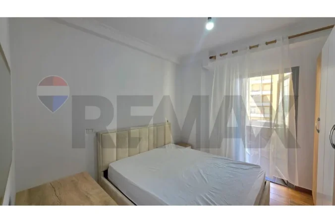 Vlore, jepet me qera apartament 1+1 Kati 2, 60 m² 350 € (Rruga Pelivan Leskaj, Vlorë)
