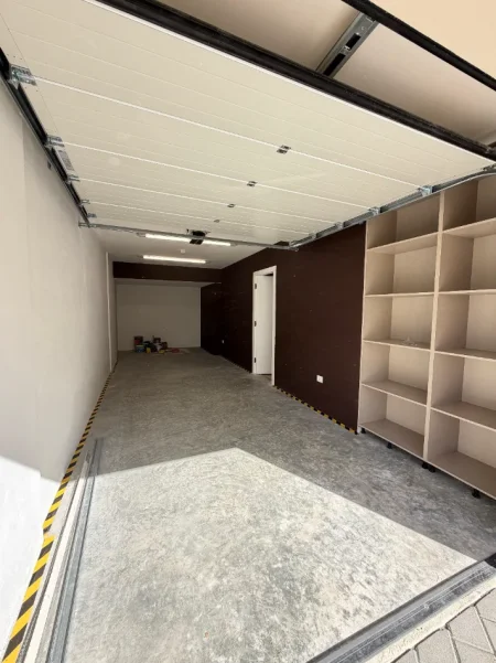 Tirane, jepet me qera Vile Kati 3, 197 m² 2.100 € (Farke)