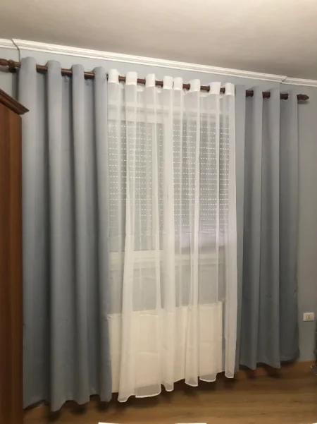 Perde e Re 5,40 x 2,40 m Çmimi 3500 leke